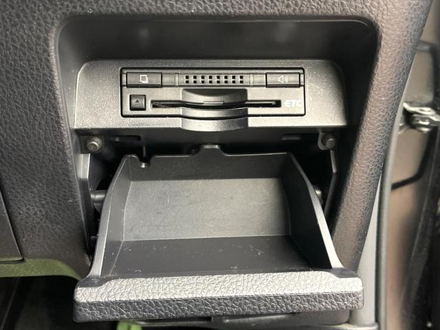 ヴォクシー ZS 煌 純正9型ナビ 両側電動スライド バックカメラ LEDヘッドライト オートライト フルセグ ETC デュアルオートエアコン スマートキー CD/DVD再生 Bluetooth接続 革巻きハンドル(6枚目)