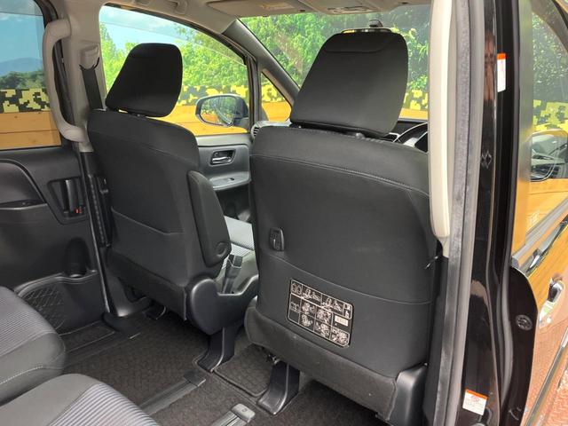 ヴォクシー ZS 煌 純正9型ナビ 両側電動スライド バックカメラ LEDヘッドライト オートライト フルセグ ETC デュアルオートエアコン スマートキー CD/DVD再生 Bluetooth接続 革巻きハンドル(37枚目)