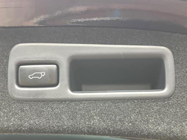 ハリアー プレミアム　モデリスタエアロ　９型純正ＳＤナビ　フルセグ　バックカメラ　禁煙車　電動リアゲート　クルコン　ハーフレザーシート　パワーシート　ＬＥＤヘッド　ビルトインＥＴＣ　純正１８インチアルミ　オートハイビーム（8枚目）