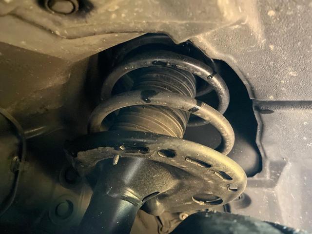 ハリアー プレミアム　モデリスタエアロ　９型純正ＳＤナビ　フルセグ　バックカメラ　禁煙車　電動リアゲート　クルコン　ハーフレザーシート　パワーシート　ＬＥＤヘッド　ビルトインＥＴＣ　純正１８インチアルミ　オートハイビーム（23枚目）