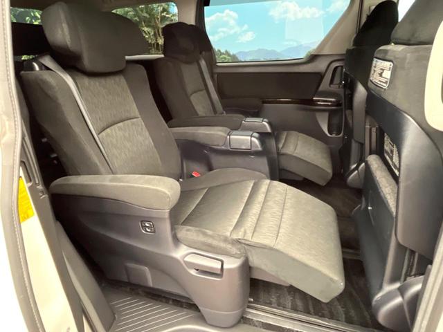 ヴェルファイア ２．４Ｚ　Ｇエディション　フリップダウンモニター　純正８型ナビ　バックカメラ　両側電動ドア　クルーズコントロール　パワーバックドア　クリアランスソナー　前後ドラレコ　ＥＴＣ　メモリー付きパワーシート　ＨＩＤヘッド　禁煙車（9枚目）