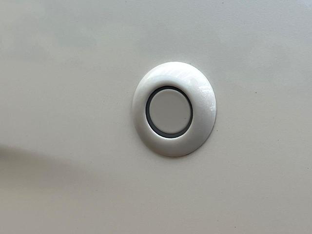 ヴェルファイア ２．４Ｚ　Ｇエディション　フリップダウンモニター　純正８型ナビ　バックカメラ　両側電動ドア　クルーズコントロール　パワーバックドア　クリアランスソナー　前後ドラレコ　ＥＴＣ　メモリー付きパワーシート　ＨＩＤヘッド　禁煙車（22枚目）