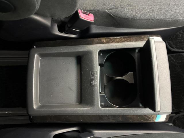 ヴェルファイア ２．４Ｚ　Ｇエディション　フリップダウンモニター　純正８型ナビ　バックカメラ　両側電動ドア　クルーズコントロール　パワーバックドア　クリアランスソナー　前後ドラレコ　ＥＴＣ　メモリー付きパワーシート　ＨＩＤヘッド　禁煙車（62枚目）