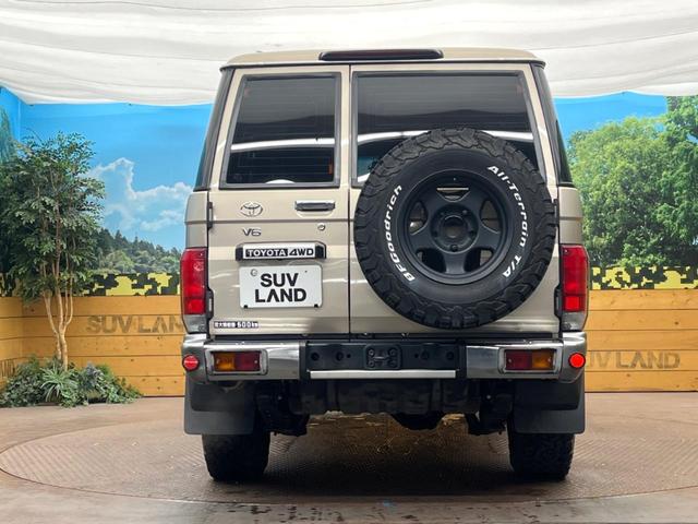 ランドクルーザー７０ バン　カロッツェリアナビ　バックカメラ　ＨＩＤヘッドライト　ＥＴＣ　ウッドコンビステアリング　Ｂｌｕｅｔｏｏｔｈ　ＣＤ　ＤＶＤ再生　フルセグ　禁煙車　ＬＥＤフォグライト　シートカバー　前後ドラレコ（15枚目）