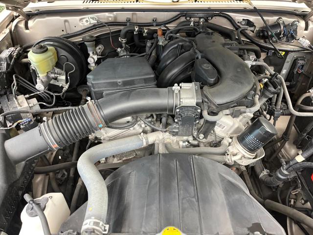 ランドクルーザー７０ バン　カロッツェリアナビ　バックカメラ　ＨＩＤヘッドライト　ＥＴＣ　ウッドコンビステアリング　Ｂｌｕｅｔｏｏｔｈ　ＣＤ　ＤＶＤ再生　フルセグ　禁煙車　ＬＥＤフォグライト　シートカバー　前後ドラレコ（18枚目）