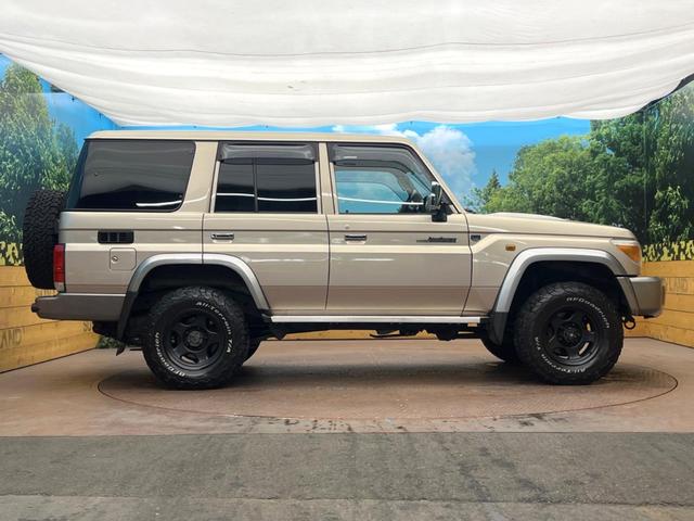 ランドクルーザー７０ バン　カロッツェリアナビ　バックカメラ　ＨＩＤヘッドライト　ＥＴＣ　ウッドコンビステアリング　Ｂｌｕｅｔｏｏｔｈ　ＣＤ　ＤＶＤ再生　フルセグ　禁煙車　ＬＥＤフォグライト　シートカバー　前後ドラレコ（21枚目）