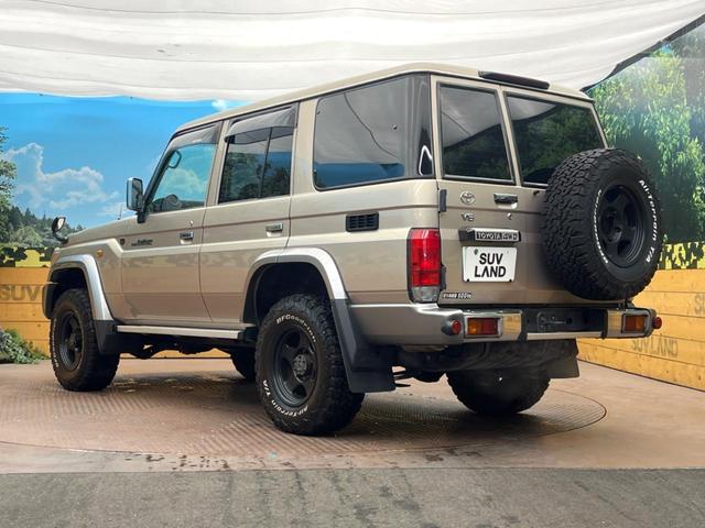 ランドクルーザー７０ バン　カロッツェリアナビ　バックカメラ　ＨＩＤヘッドライト　ＥＴＣ　ウッドコンビステアリング　Ｂｌｕｅｔｏｏｔｈ　ＣＤ　ＤＶＤ再生　フルセグ　禁煙車　ＬＥＤフォグライト　シートカバー　前後ドラレコ（22枚目）