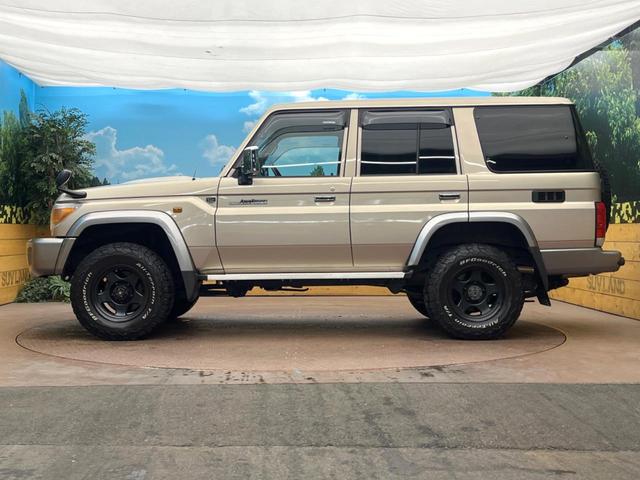 ランドクルーザー７０ バン　カロッツェリアナビ　バックカメラ　ＨＩＤヘッドライト　ＥＴＣ　ウッドコンビステアリング　Ｂｌｕｅｔｏｏｔｈ　ＣＤ　ＤＶＤ再生　フルセグ　禁煙車　ＬＥＤフォグライト　シートカバー　前後ドラレコ（23枚目）