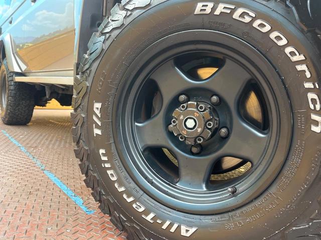 ランドクルーザー７０ バン　カロッツェリアナビ　バックカメラ　ＨＩＤヘッドライト　ＥＴＣ　ウッドコンビステアリング　Ｂｌｕｅｔｏｏｔｈ　ＣＤ　ＤＶＤ再生　フルセグ　禁煙車　ＬＥＤフォグライト　シートカバー　前後ドラレコ（24枚目）