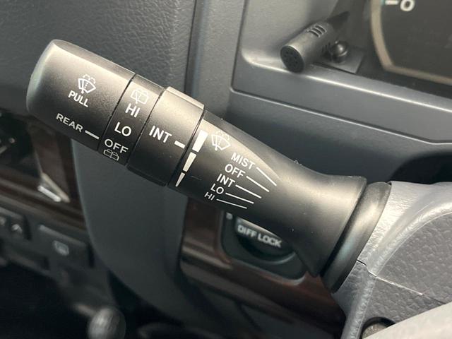 ランドクルーザー７０ バン　カロッツェリアナビ　バックカメラ　ＨＩＤヘッドライト　ＥＴＣ　ウッドコンビステアリング　Ｂｌｕｅｔｏｏｔｈ　ＣＤ　ＤＶＤ再生　フルセグ　禁煙車　ＬＥＤフォグライト　シートカバー　前後ドラレコ（38枚目）