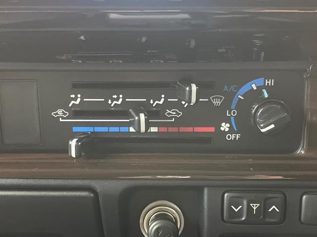 ランドクルーザー７０ バン　カロッツェリアナビ　バックカメラ　ＨＩＤヘッドライト　ＥＴＣ　ウッドコンビステアリング　Ｂｌｕｅｔｏｏｔｈ　ＣＤ　ＤＶＤ再生　フルセグ　禁煙車　ＬＥＤフォグライト　シートカバー　前後ドラレコ（42枚目）