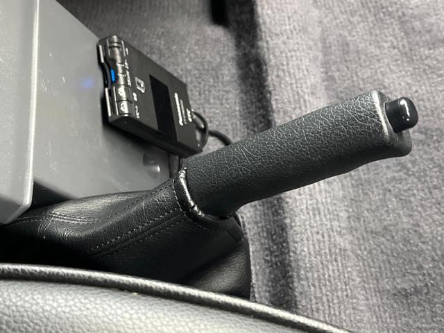 ランドクルーザー７０ バン　カロッツェリアナビ　バックカメラ　ＨＩＤヘッドライト　ＥＴＣ　ウッドコンビステアリング　Ｂｌｕｅｔｏｏｔｈ　ＣＤ　ＤＶＤ再生　フルセグ　禁煙車　ＬＥＤフォグライト　シートカバー　前後ドラレコ（44枚目）