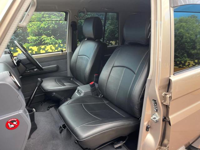 ランドクルーザー７０ バン　カロッツェリアナビ　バックカメラ　ＨＩＤヘッドライト　ＥＴＣ　ウッドコンビステアリング　Ｂｌｕｅｔｏｏｔｈ　ＣＤ　ＤＶＤ再生　フルセグ　禁煙車　ＬＥＤフォグライト　シートカバー　前後ドラレコ（50枚目）