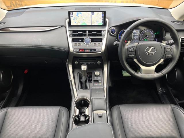 ＮＸ ＮＸ３００ｈ　バージョンＬ　サンルーフ　純正１０型ナビ　ハンズフリーパワーバックドア　メモリーシート　シートベンチレーション　後席シートヒーター　３眼ＬＥＤヘッドライト　ブラインドスポットモニター　バックカメラ　禁煙車（2枚目）