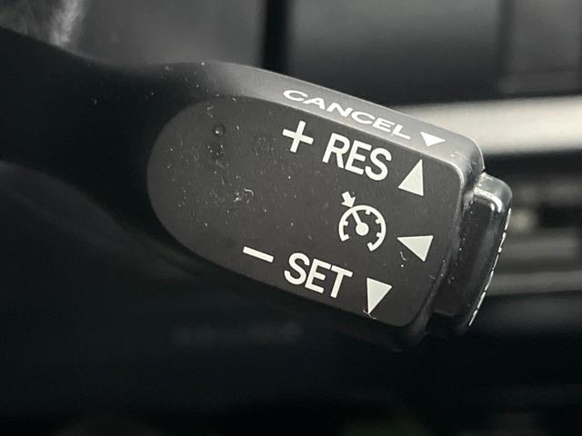 ヴォクシー ＺＳ　煌　フリップダウンモニター　純正１０型ナビ　両側電動スライド　７人乗り　クルーズコントロール　ＬＥＤヘッドライト　オートハイビーム　オートライト　バックカメラ　スマートキー　デュアルオートエアコン　禁煙車（6枚目）