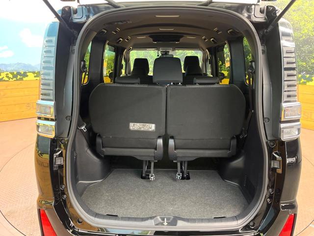 ヴォクシー ＺＳ　煌　フリップダウンモニター　純正１０型ナビ　両側電動スライド　７人乗り　クルーズコントロール　ＬＥＤヘッドライト　オートハイビーム　オートライト　バックカメラ　スマートキー　デュアルオートエアコン　禁煙車（10枚目）