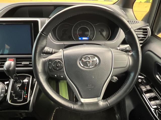 ヴォクシー ＺＳ　煌　フリップダウンモニター　純正１０型ナビ　両側電動スライド　７人乗り　クルーズコントロール　ＬＥＤヘッドライト　オートハイビーム　オートライト　バックカメラ　スマートキー　デュアルオートエアコン　禁煙車（12枚目）