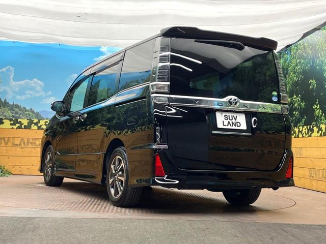 ヴォクシー ＺＳ　煌　フリップダウンモニター　純正１０型ナビ　両側電動スライド　７人乗り　クルーズコントロール　ＬＥＤヘッドライト　オートハイビーム　オートライト　バックカメラ　スマートキー　デュアルオートエアコン　禁煙車（23枚目）