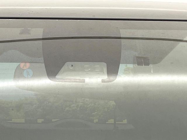 ヴォクシー ＺＳ　煌　フリップダウンモニター　純正１０型ナビ　両側電動スライド　７人乗り　クルーズコントロール　ＬＥＤヘッドライト　オートハイビーム　オートライト　バックカメラ　スマートキー　デュアルオートエアコン　禁煙車（25枚目）