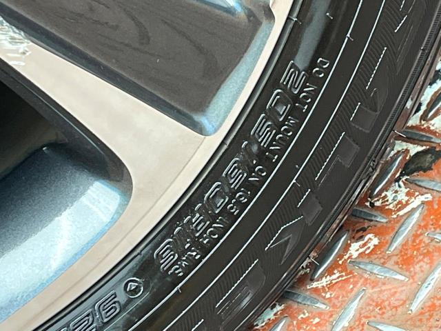 ヴォクシー ＺＳ　煌　フリップダウンモニター　純正１０型ナビ　両側電動スライド　７人乗り　クルーズコントロール　ＬＥＤヘッドライト　オートハイビーム　オートライト　バックカメラ　スマートキー　デュアルオートエアコン　禁煙車（26枚目）