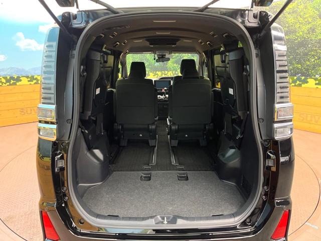 ヴォクシー ＺＳ　煌　フリップダウンモニター　純正１０型ナビ　両側電動スライド　７人乗り　クルーズコントロール　ＬＥＤヘッドライト　オートハイビーム　オートライト　バックカメラ　スマートキー　デュアルオートエアコン　禁煙車（34枚目）