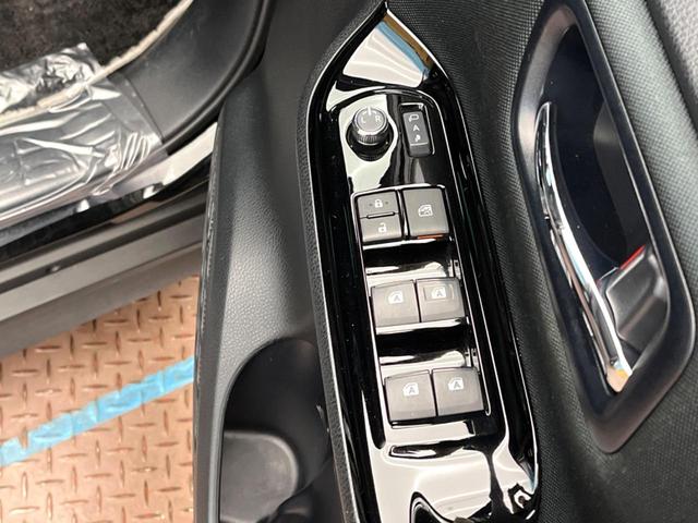 ヴォクシー ＺＳ　煌　フリップダウンモニター　純正１０型ナビ　両側電動スライド　７人乗り　クルーズコントロール　ＬＥＤヘッドライト　オートハイビーム　オートライト　バックカメラ　スマートキー　デュアルオートエアコン　禁煙車（39枚目）
