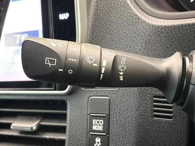 ヴォクシー ＺＳ　煌　フリップダウンモニター　純正１０型ナビ　両側電動スライド　７人乗り　クルーズコントロール　ＬＥＤヘッドライト　オートハイビーム　オートライト　バックカメラ　スマートキー　デュアルオートエアコン　禁煙車（44枚目）