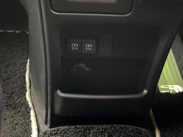 ヴォクシー ＺＳ　煌　フリップダウンモニター　純正１０型ナビ　両側電動スライド　７人乗り　クルーズコントロール　ＬＥＤヘッドライト　オートハイビーム　オートライト　バックカメラ　スマートキー　デュアルオートエアコン　禁煙車（52枚目）