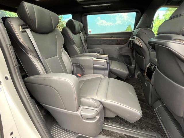 アルファード Ｚ　黒革シート　全周囲カメラ　ガラスルーフ　両側電動ドア　純正１４インチナビ　後席モニター　１００Ｖ電源　セーフティセンス　レーダークルーズ　電動リアゲート　前席シートエアコン　リアシートエアコン（9枚目）