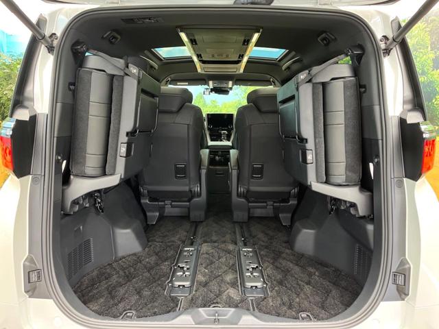 アルファード Ｚ　黒革シート　全周囲カメラ　ガラスルーフ　両側電動ドア　純正１４インチナビ　後席モニター　１００Ｖ電源　セーフティセンス　レーダークルーズ　電動リアゲート　前席シートエアコン　リアシートエアコン（11枚目）