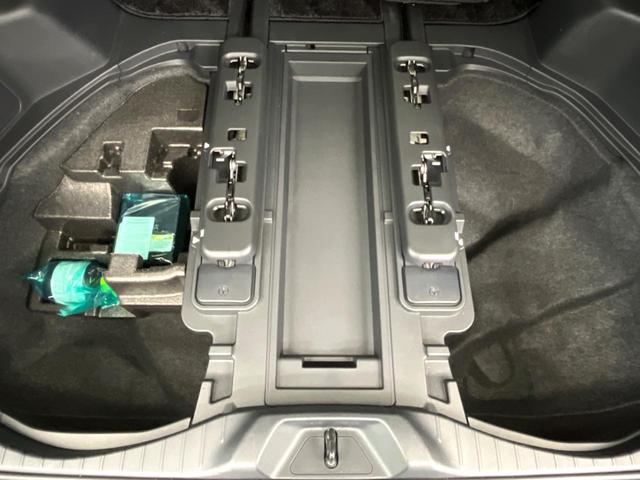 アルファード Ｚ　黒革シート　全周囲カメラ　ガラスルーフ　両側電動ドア　純正１４インチナビ　後席モニター　１００Ｖ電源　セーフティセンス　レーダークルーズ　電動リアゲート　前席シートエアコン　リアシートエアコン（53枚目）