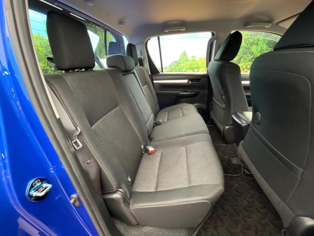 ハイラックス Ｚ　ディーゼル（軽油）７インチＳＤナビ　バックカメラ　セーフティセンス　レーダークルーズ　コーナーセンサー　車線逸脱警報　ドラレコ　　スマートキー　ＬＥＤヘッド　ＥＴＣ　純正１７インチアルミ（9枚目）