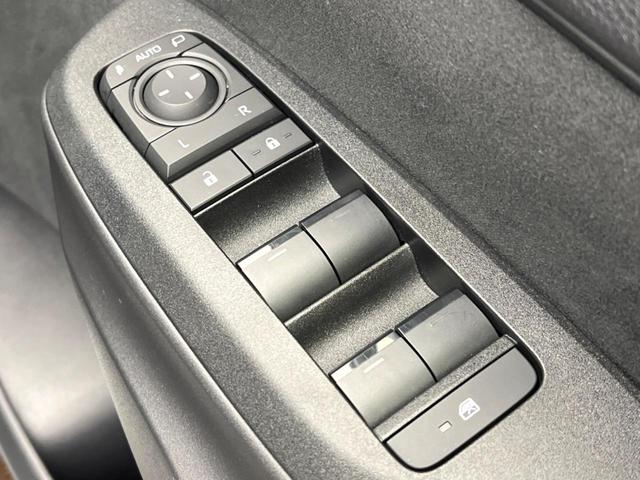 ヤリスクロス X SDナビ トヨタセーフティセンス バックカメラ クリアランスソナー LEDヘッドライト ETC オートハイビーム 車線逸脱警報 オートエアコン Bluetooth フルセグ オートエアコン(38枚目)