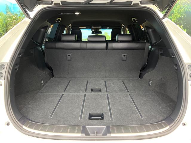 ハリアー プレミアム　ＢＩＧＸ９型ＳＤナビ　バックカメラ　セーフティセンス　レーダークルーズ　禁煙車　電動リアゲート　ハーフレザーシート　パワーシート　スマートキー　ＬＥＤヘッド　ビルトインＥＴＣ　オートハイビーム（11枚目）