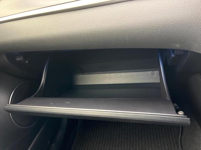 ハリアー プレミアム　ＢＩＧＸ９型ＳＤナビ　バックカメラ　セーフティセンス　レーダークルーズ　禁煙車　電動リアゲート　ハーフレザーシート　パワーシート　スマートキー　ＬＥＤヘッド　ビルトインＥＴＣ　オートハイビーム（56枚目）