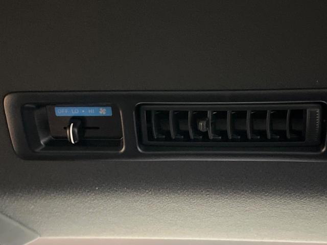 ハイエースバン ロングスーパーGL ダークプライムS 両側電動スライド 9型ナビ 全周囲カメラ トヨタセーフティセンス デジタルインナーミラー 100V電源 LEDヘッドライト オートマチックハイビーム オートライト ハーフレザーシート レーンキープ(46枚目)