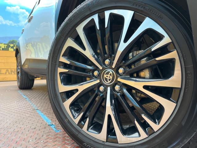 ヤリスクロス ハイブリッドZ 純正8インチナビ 全周囲カメラ セーフティセンス レーダークルーズ ハーフ合皮シート パワーシート シートヒーター ドラレコ コーナーセンサー ビルトインETC 純正18インチアルミ(18枚目)