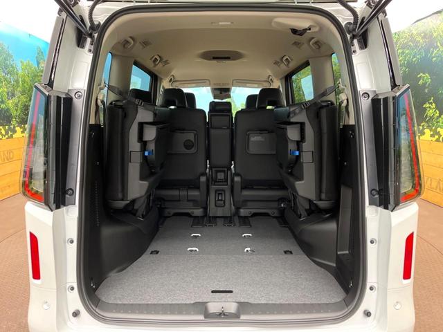 セレナ e-パワー ハイウェイスターV 登録済未使用車 両側電動ドア 全周囲カメラ 衝突被害軽減システム コーナーセンサー スマートキー LEDヘッド ビルトインETC 純正16インチアルミ オートハイビーム 車線逸脱警報 オートライト(15枚目)