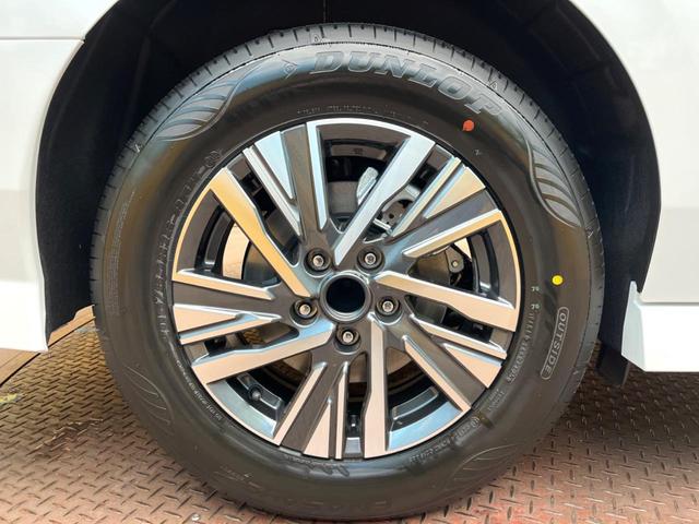 セレナ e-パワー ハイウェイスターV 登録済未使用車 両側電動ドア 全周囲カメラ 衝突被害軽減システム コーナーセンサー スマートキー LEDヘッド ビルトインETC 純正16インチアルミ オートハイビーム 車線逸脱警報 オートライト(18枚目)