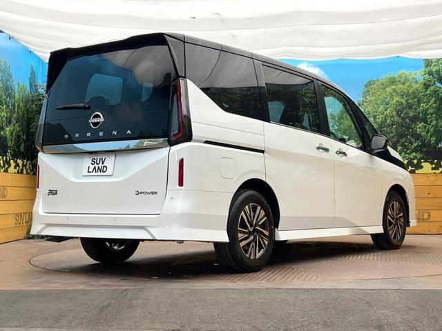 セレナ e-パワー ハイウェイスターV 登録済未使用車 両側電動ドア 全周囲カメラ 衝突被害軽減システム コーナーセンサー スマートキー LEDヘッド ビルトインETC 純正16インチアルミ オートハイビーム 車線逸脱警報 オートライト(22枚目)