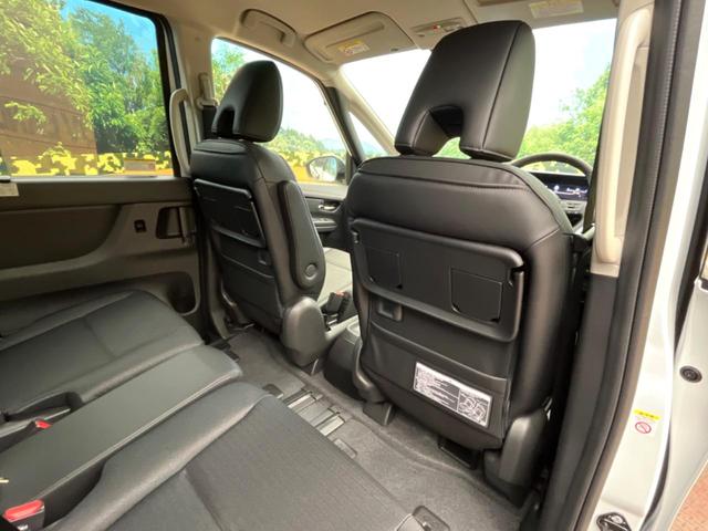 セレナ e-パワー ハイウェイスターV 登録済未使用車 両側電動ドア 全周囲カメラ 衝突被害軽減システム コーナーセンサー スマートキー LEDヘッド ビルトインETC 純正16インチアルミ オートハイビーム 車線逸脱警報 オートライト(40枚目)