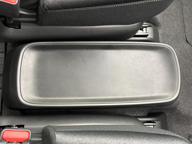 セレナ e-パワー ハイウェイスターV 登録済未使用車 両側電動ドア 全周囲カメラ 衝突被害軽減システム コーナーセンサー スマートキー LEDヘッド ビルトインETC 純正16インチアルミ オートハイビーム 車線逸脱警報 オートライト(60枚目)