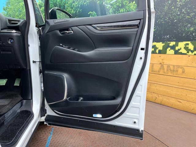 アルファード ２．５Ｓ　Ｃパッケージ　サンルーフ　ＢＩＧ－Ｘ１１型ナビ　１２．８型フリップダウン　モデリスタ　両側電動スライドドア　トヨタセーフティセンス　黒皮調シート　レーダークルーズ　バックカメラ　ＡＣ１００Ｖ電源　シートヒーター（27枚目）