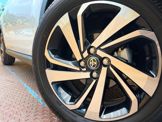 ライズ Ｚ　全周囲カメラ　純正９型ディスプレイオーディオ　衝突被害軽減システム　レーダークルーズ　禁煙　ドラレコ　スマートキー　ＬＥＤヘッド　ビルトインＥＴＣ　純正１７インチアルミ　オートハイビーム（13枚目）