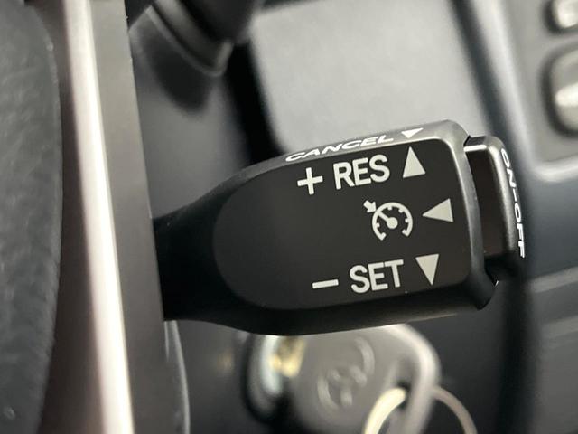 �y�N���[�Y�R���g���[���z�������H�����N���N���s�B�A�N�Z���𗣂��Ă���葬�x�ő��s���ł��A�������^�]���̕��S���y���I�����E�������ȒP�ȃX�C�b�`����Œ����ł��܂��B