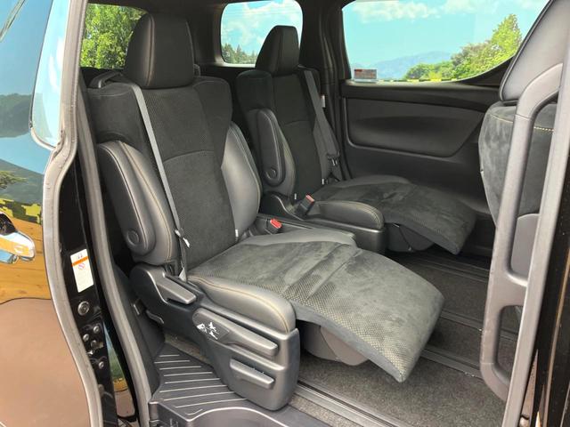 アルファード ２．５Ｓ　タイプゴールド　モデリスタエアロ　デジタルインナーミラー　純正９型ナビ　両側電動ドア　パワーバックドア　ハーフレザーシート　１９インチアルミ　３眼ＬＥＤヘッドライト　ウッドコンビステアリング　セーフティセンス　禁煙車（11枚目）