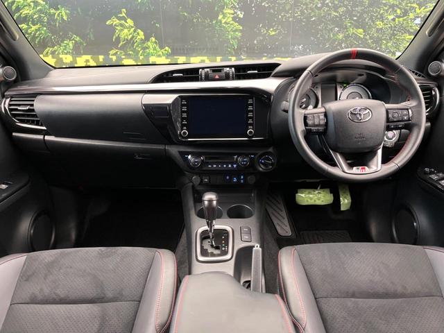 ハイラックス Ｚ　ＧＲスポーツ　純正ディスプレイオーディオ　バックカメラ　トヨタセーフティセンス　レーダークルーズ　禁煙車　ハーフレザーシート　パワーシート　コーナーセンサー　スマートキー　ＬＥＤヘッド　ＥＴＣ　純正１８インチアルミ（2枚目）