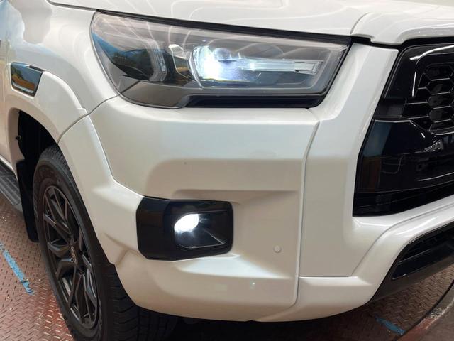 ハイラックス Ｚ　ＧＲスポーツ　純正ディスプレイオーディオ　バックカメラ　トヨタセーフティセンス　レーダークルーズ　禁煙車　ハーフレザーシート　パワーシート　コーナーセンサー　スマートキー　ＬＥＤヘッド　ＥＴＣ　純正１８インチアルミ（12枚目）