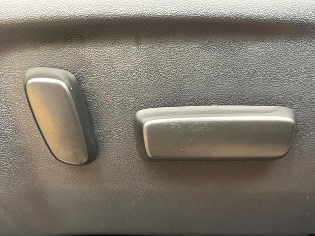 ハイラックス Ｚ　ＧＲスポーツ　純正ディスプレイオーディオ　バックカメラ　トヨタセーフティセンス　レーダークルーズ　禁煙車　ハーフレザーシート　パワーシート　コーナーセンサー　スマートキー　ＬＥＤヘッド　ＥＴＣ　純正１８インチアルミ（34枚目）