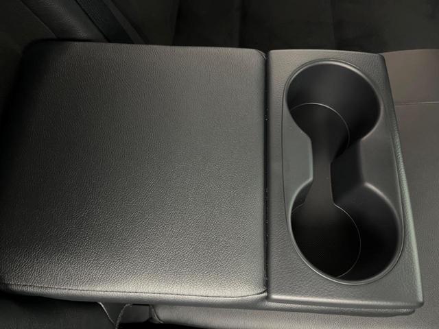 ハイラックス Ｚ　ＧＲスポーツ　純正ディスプレイオーディオ　バックカメラ　トヨタセーフティセンス　レーダークルーズ　禁煙車　ハーフレザーシート　パワーシート　コーナーセンサー　スマートキー　ＬＥＤヘッド　ＥＴＣ　純正１８インチアルミ（36枚目）